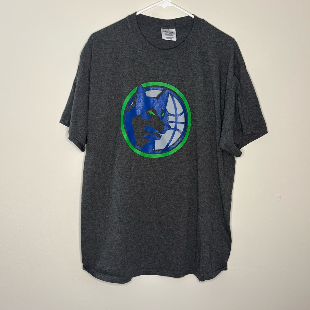 Men’s large Gray Short Sleeve Tee Minnesota Timberwolves Basketball casual